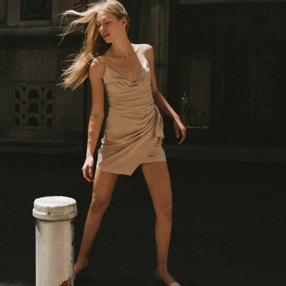 Zara Set - Picture 2 of 13